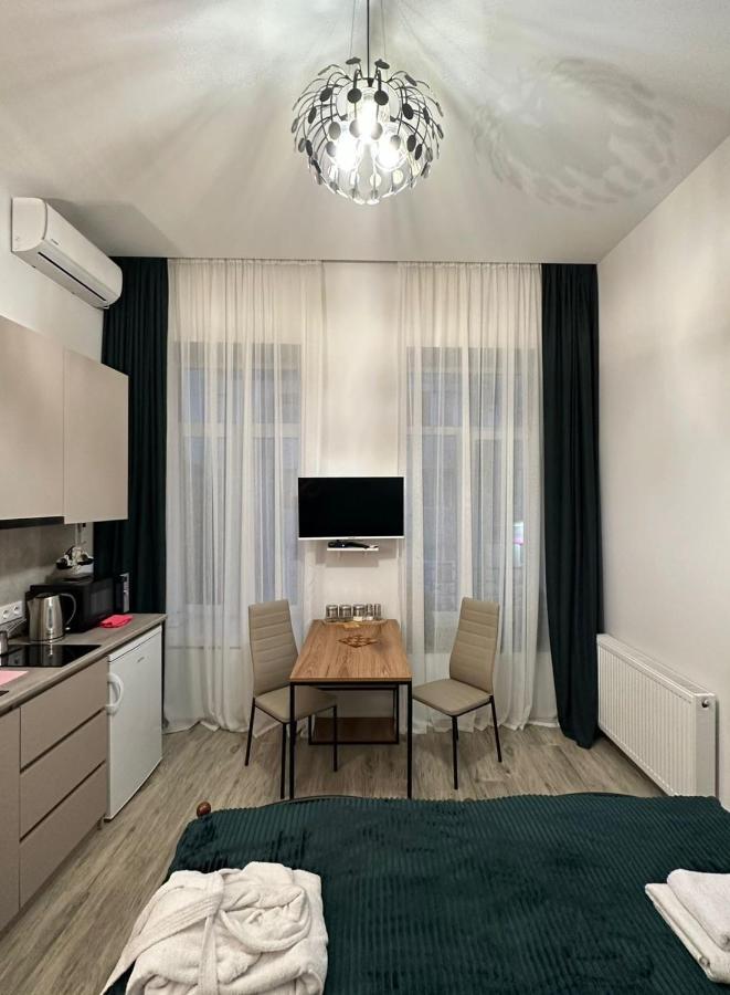 Apartment In The Center Of Tbilisi Eksteriør bilde